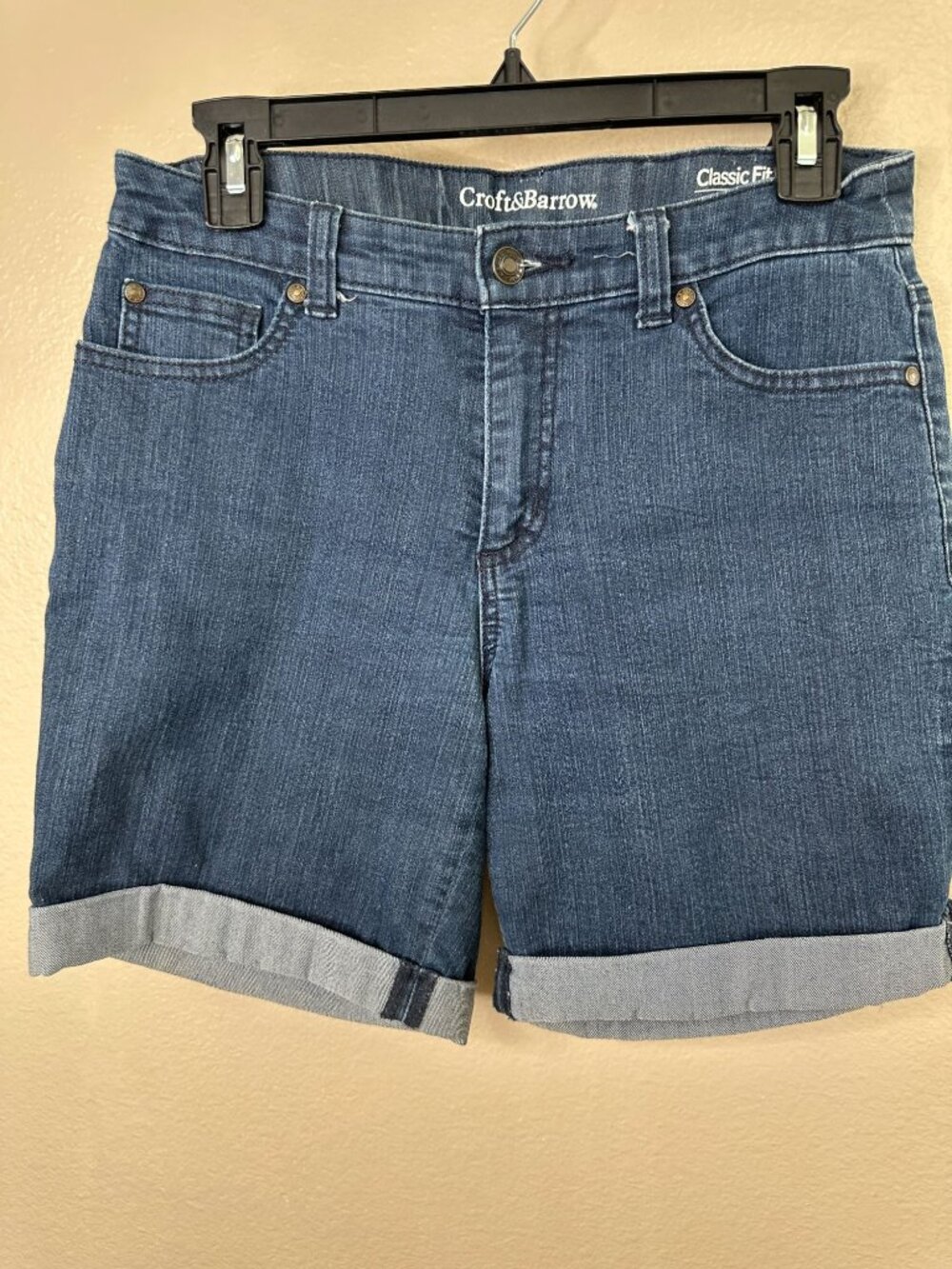 Croft & Barrow Womens Classic Fit Denim Cuffed Shorts 5-Pocket Style Mid Rise